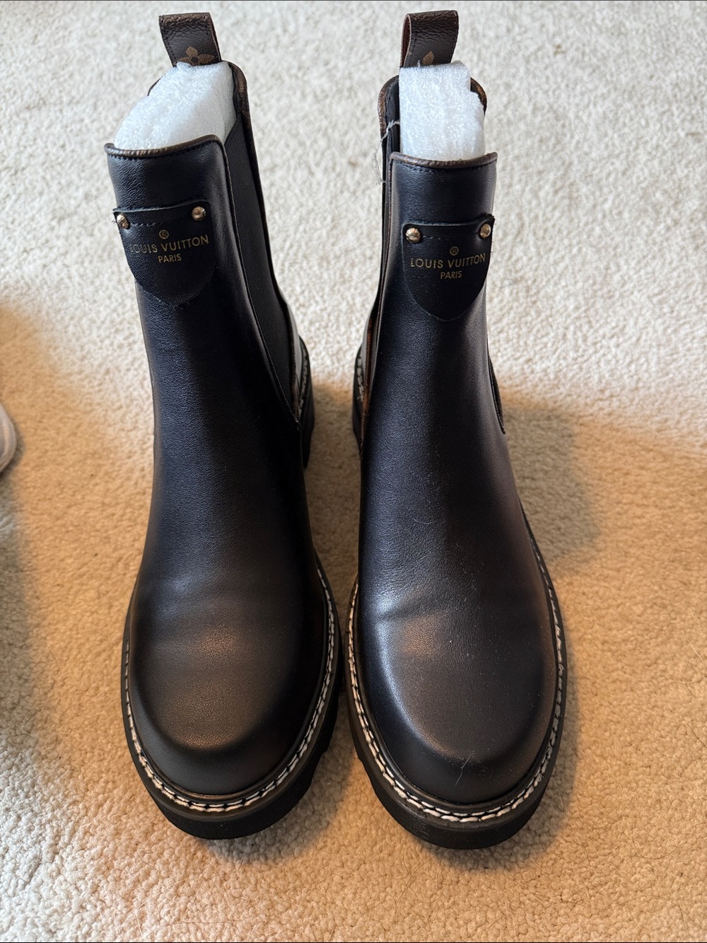 Black Women's Pull-On Chelsea Boots
